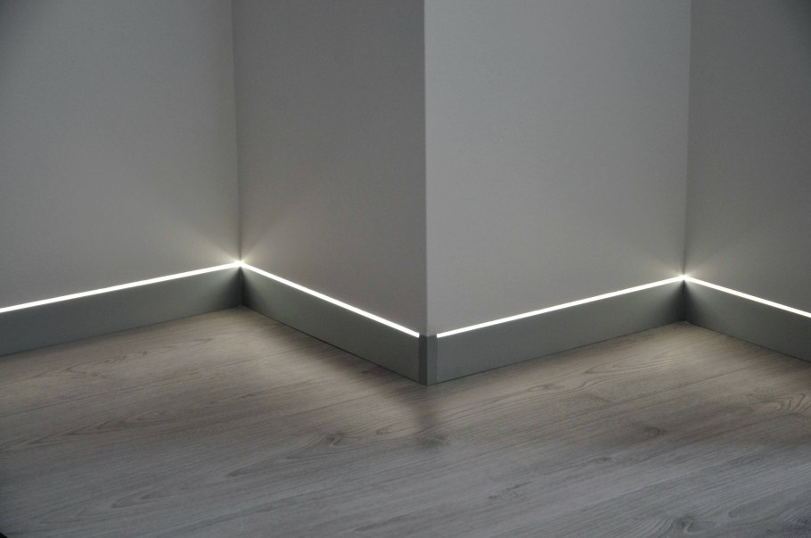 Плинтус Profilpas Metal line 60