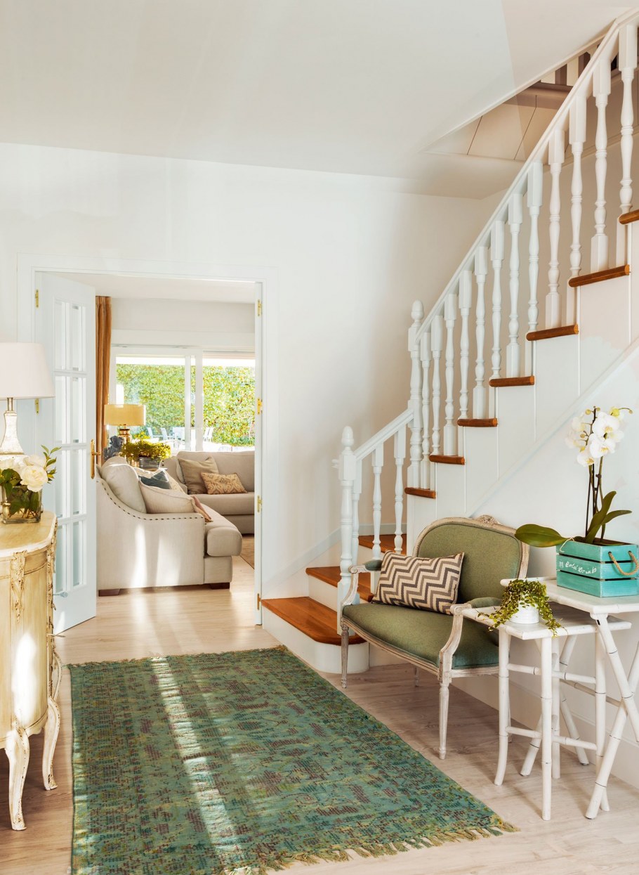 Домик белый деревянный декоративный для интерьера