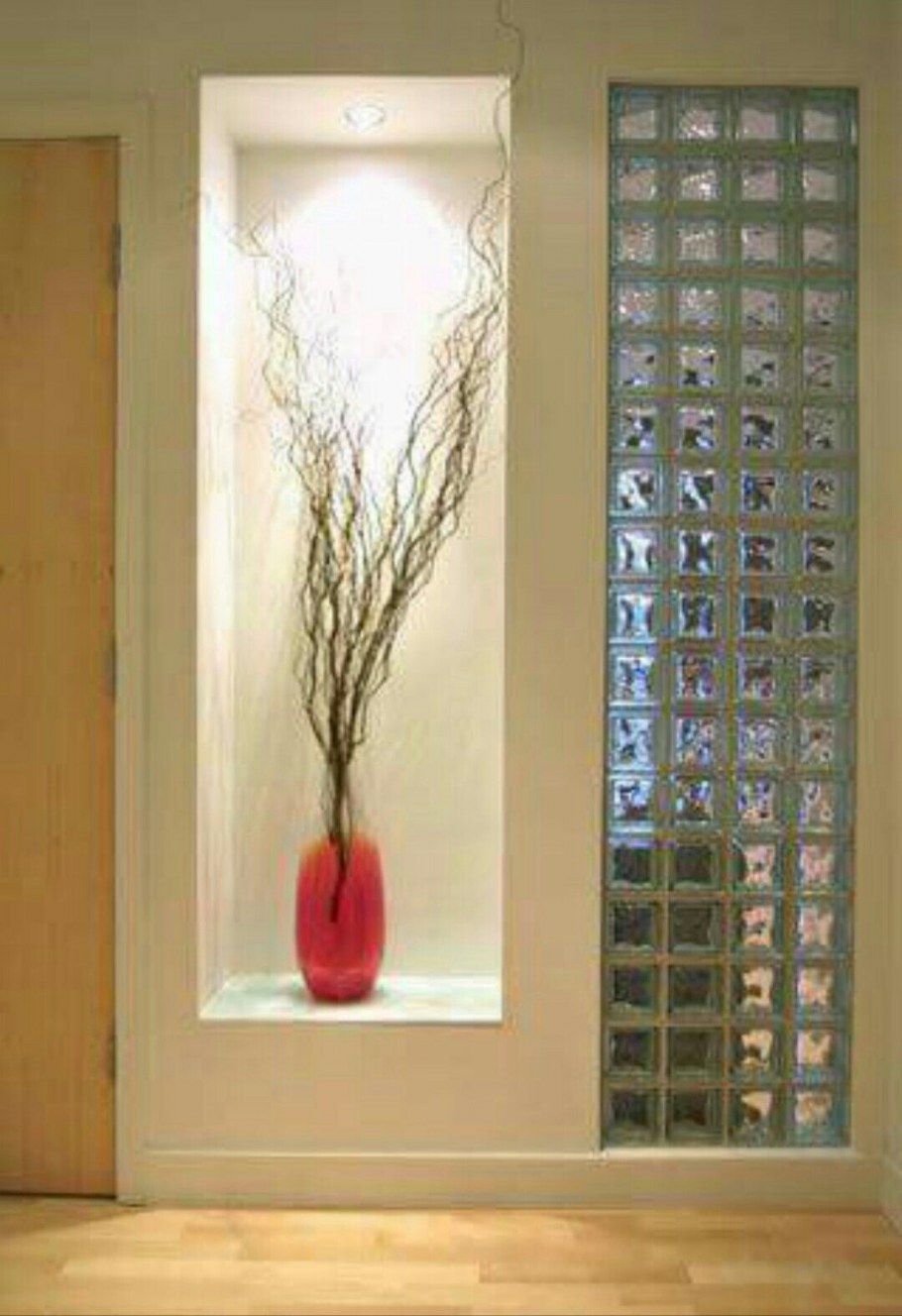 Стена из стеклоблоков в интерьере