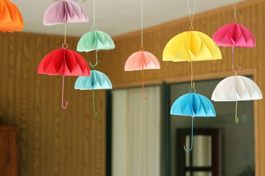 Зонтики для украшения группы