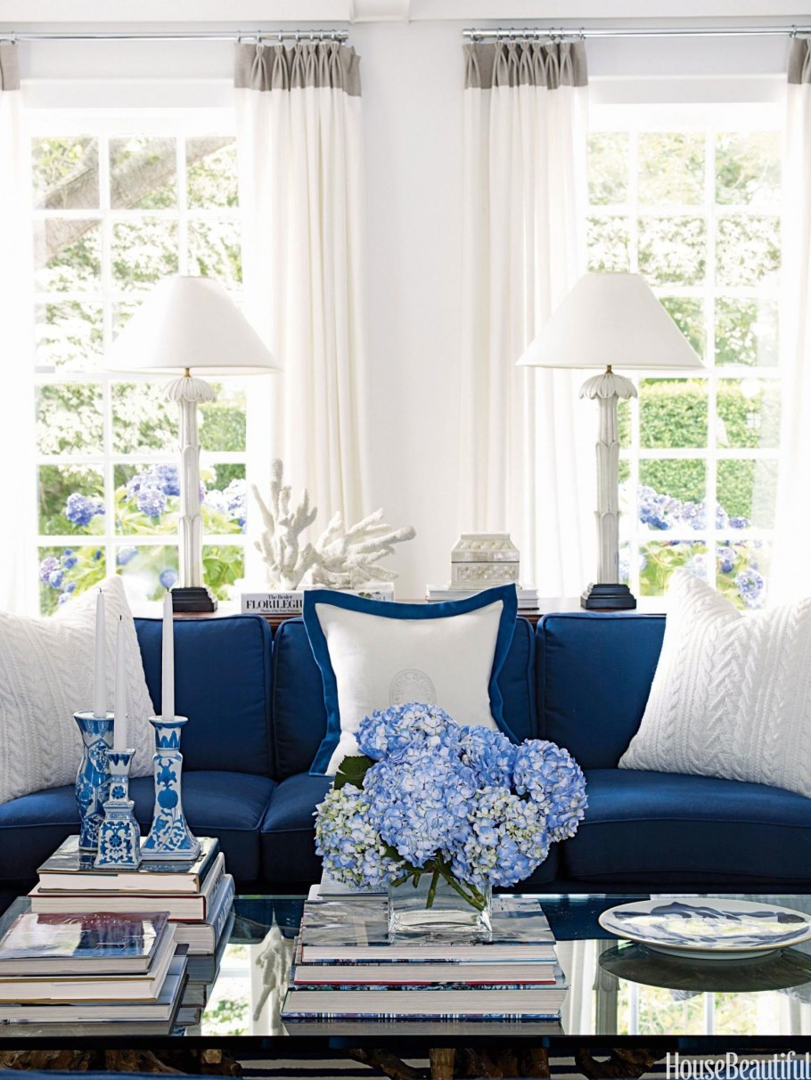 Интерьер гостиной в синих тонах