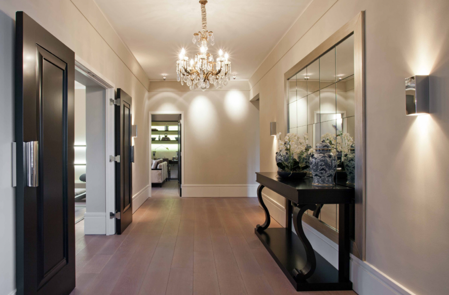 Энтранс Холл