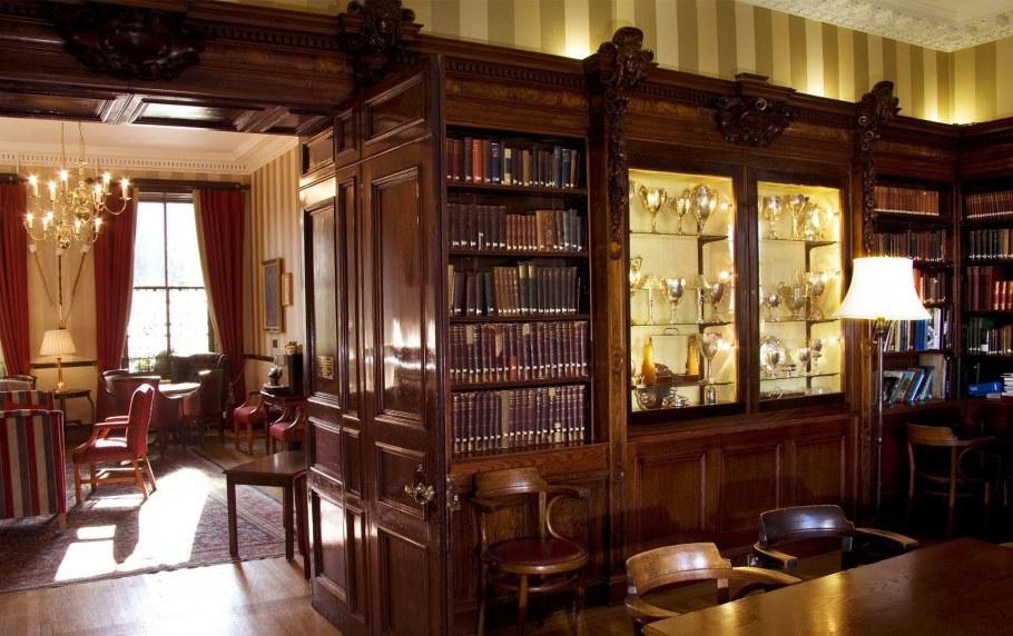 Библиотека в английском стиле 19 века