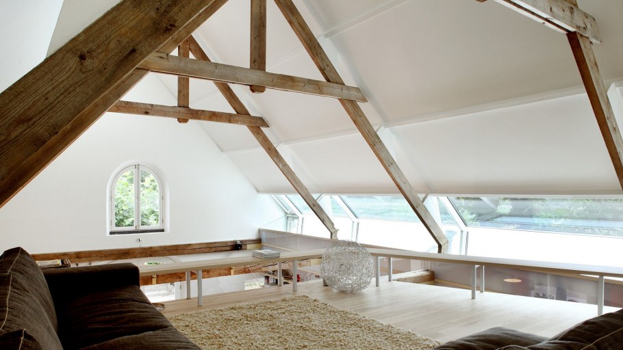 Мансарда под двускатной крышей