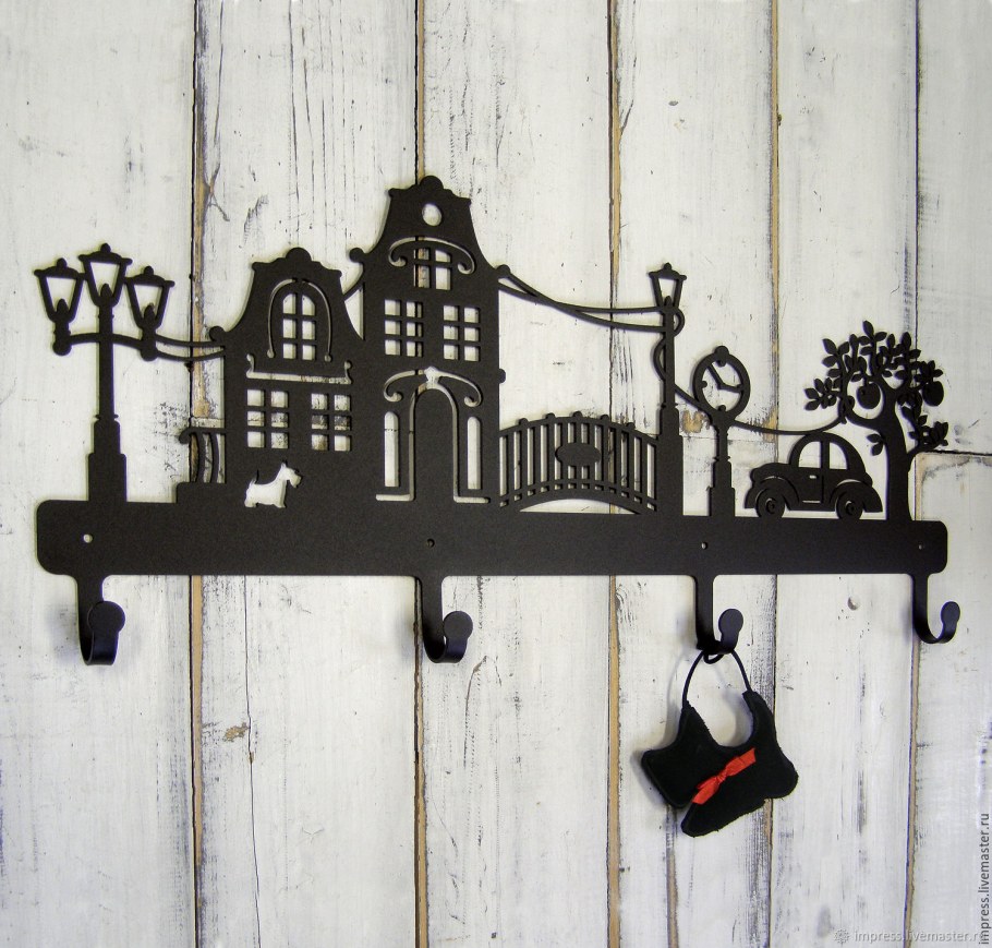 Вешалка из металла