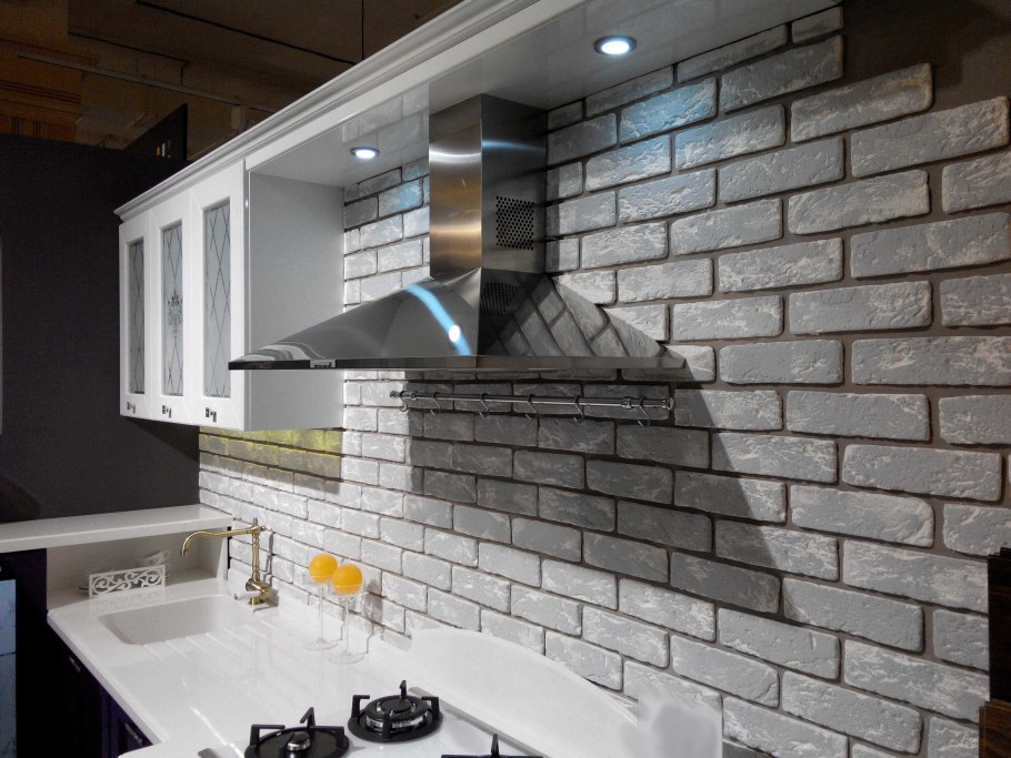 Фартук из декоративного кирпича