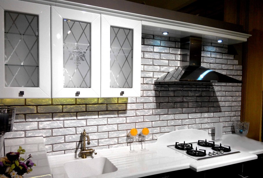 Фартук для кухни под кирпич белый