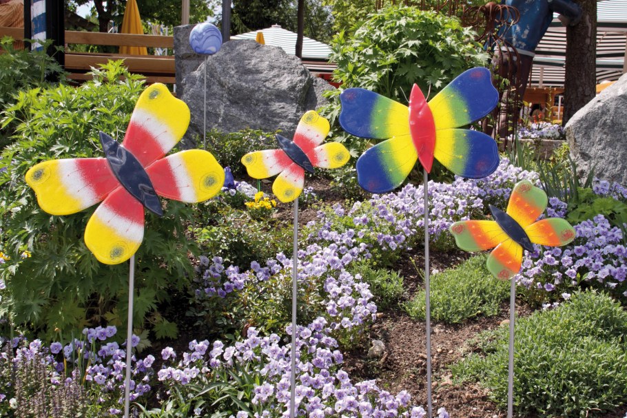 Украшения для сада своими