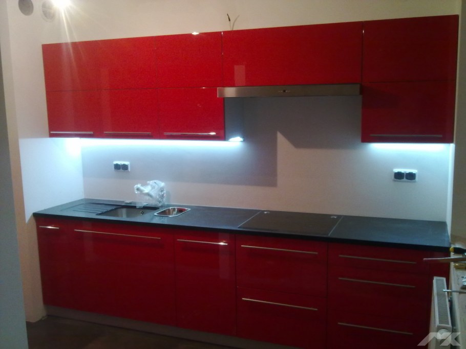 Кухонный гарнитуркраснвй