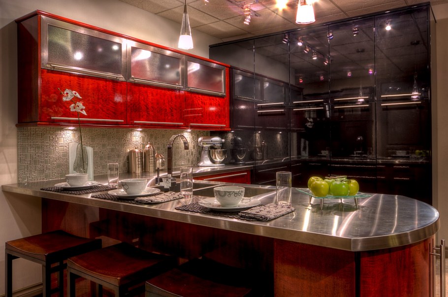 Кухня красная дорогая