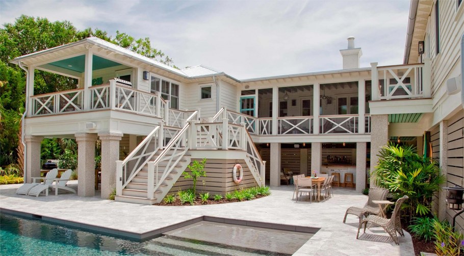 Дом в морском стиле снаружи