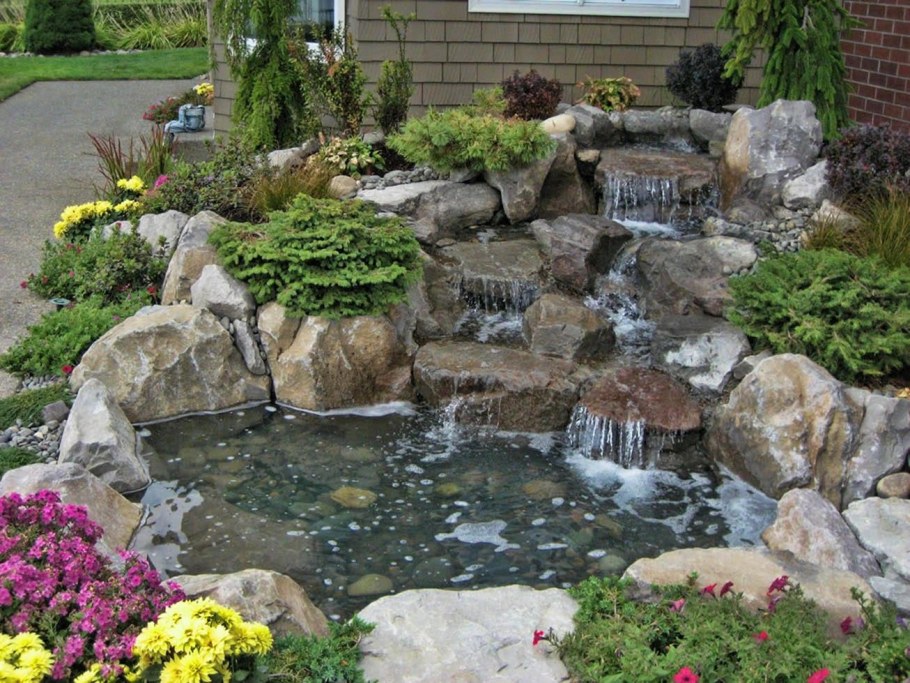 Пруд с водопадом и альпийской горкой