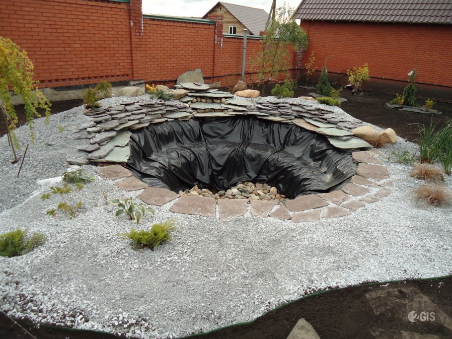 Прудик садовый пластик с альпийской горки