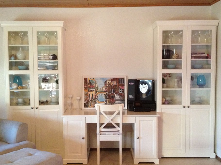 Ikea Liatorp витрина