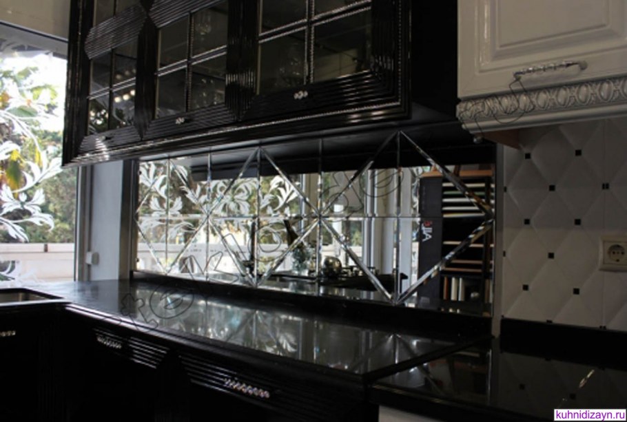 Зеркальный фартук для кухни