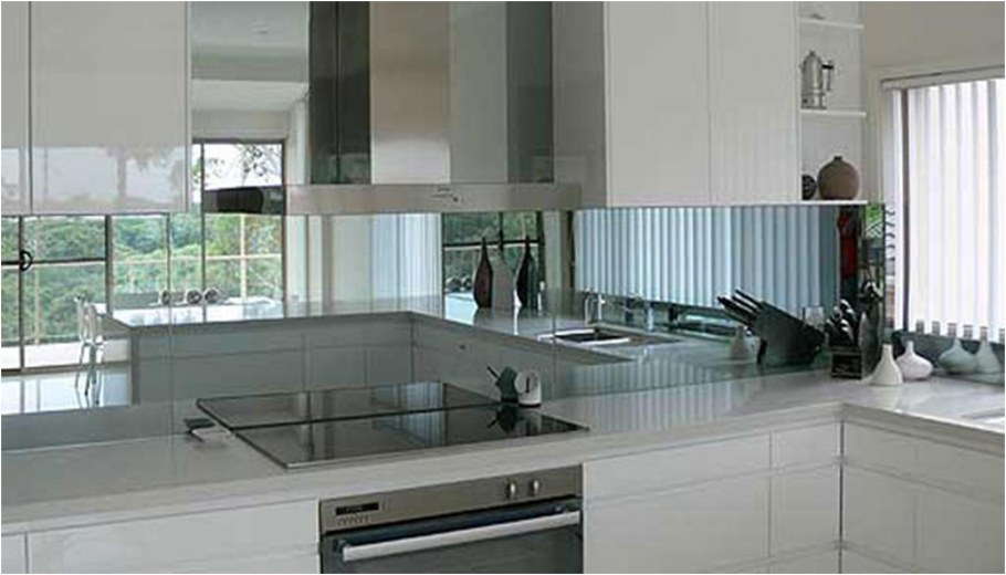 Фартук из зеркальной плитки