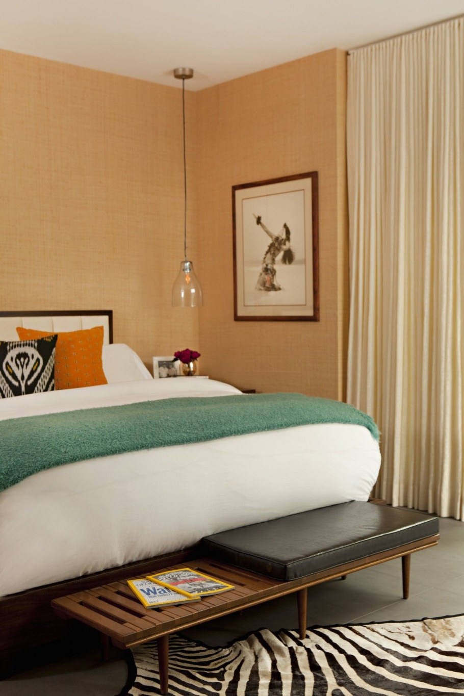 Терракотовый цвет в спальне