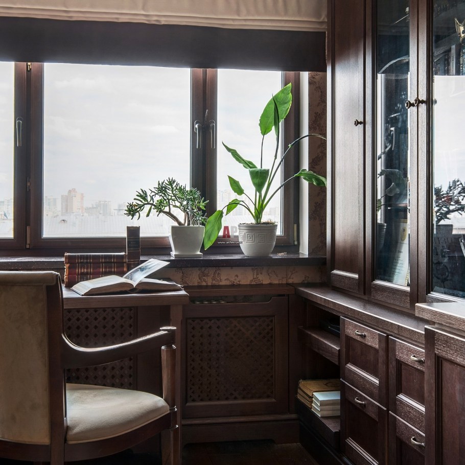 Кабинет на балконе в английском стиле