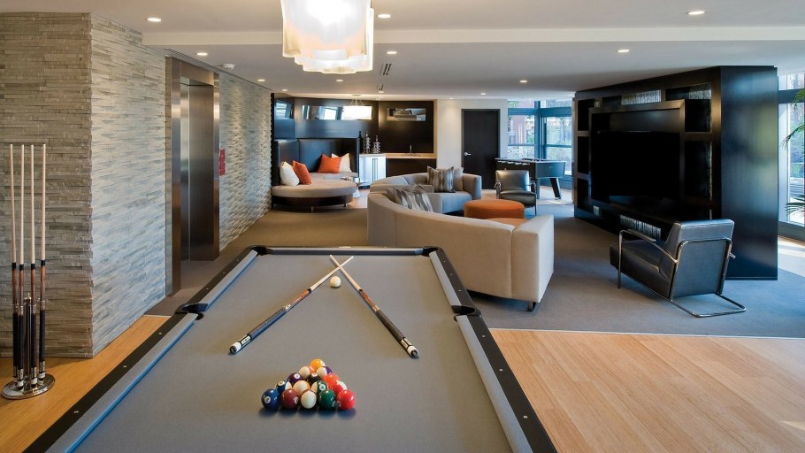 Бильярд в гостиной