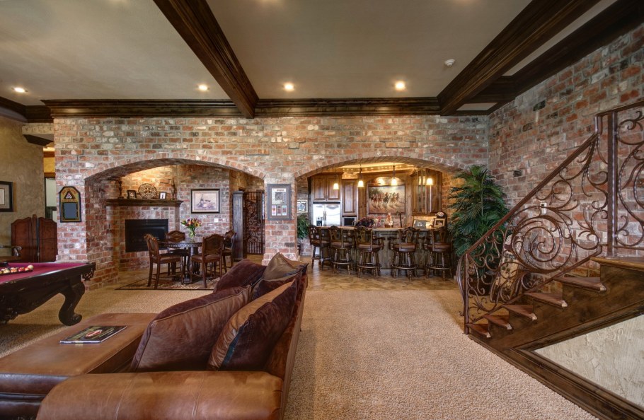 Ресторан в цокольном этаже