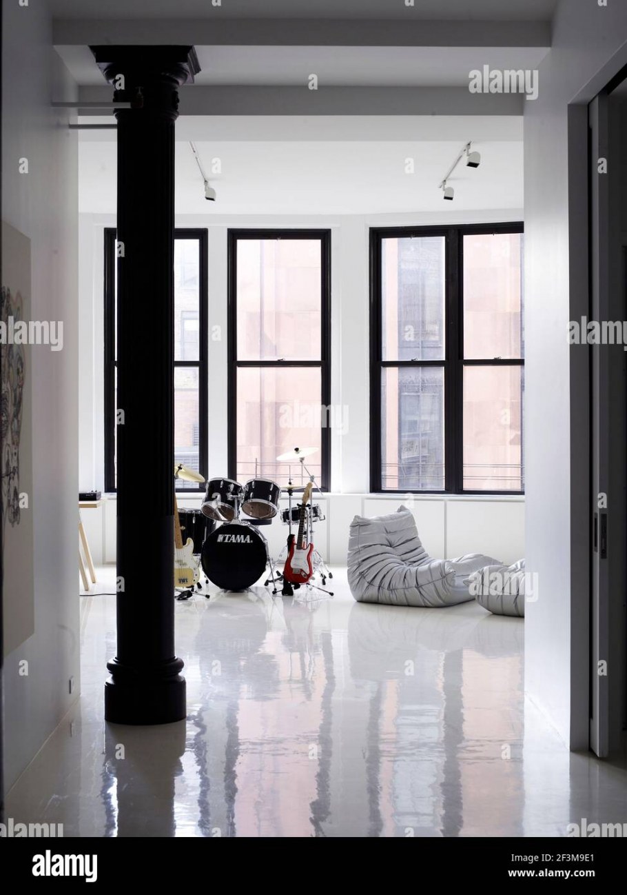 Белые колонны