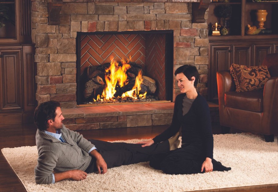 Ванная комната с камином