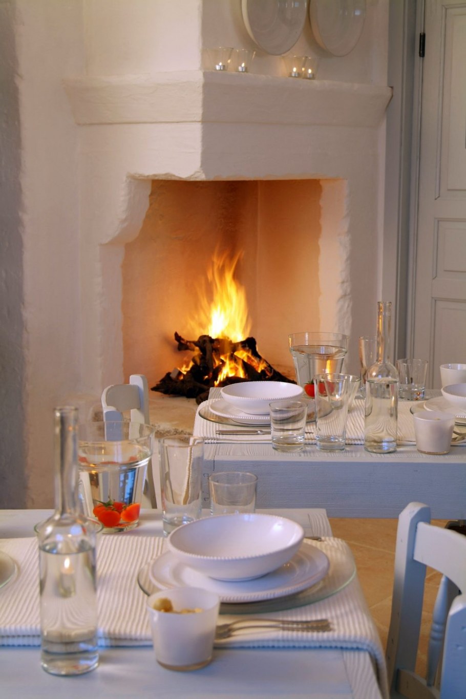 Романтическое свидание у камина