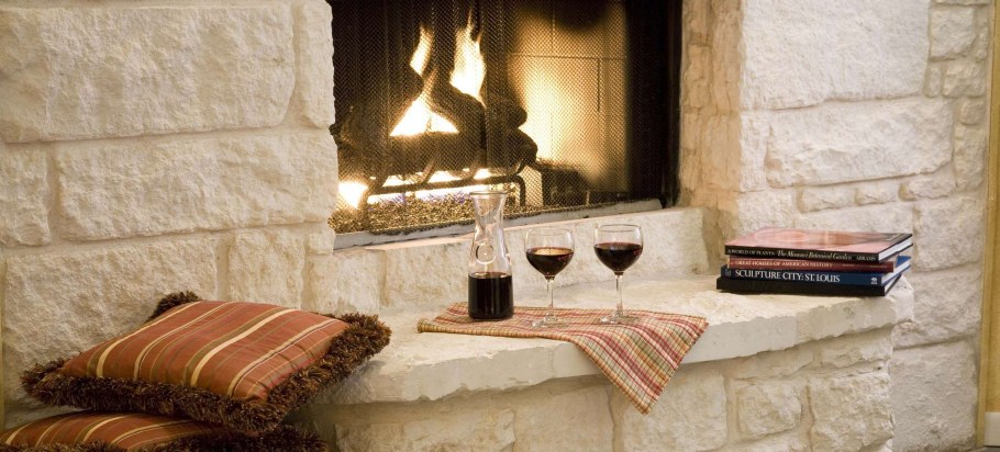 Романтическая обстановка со свечами