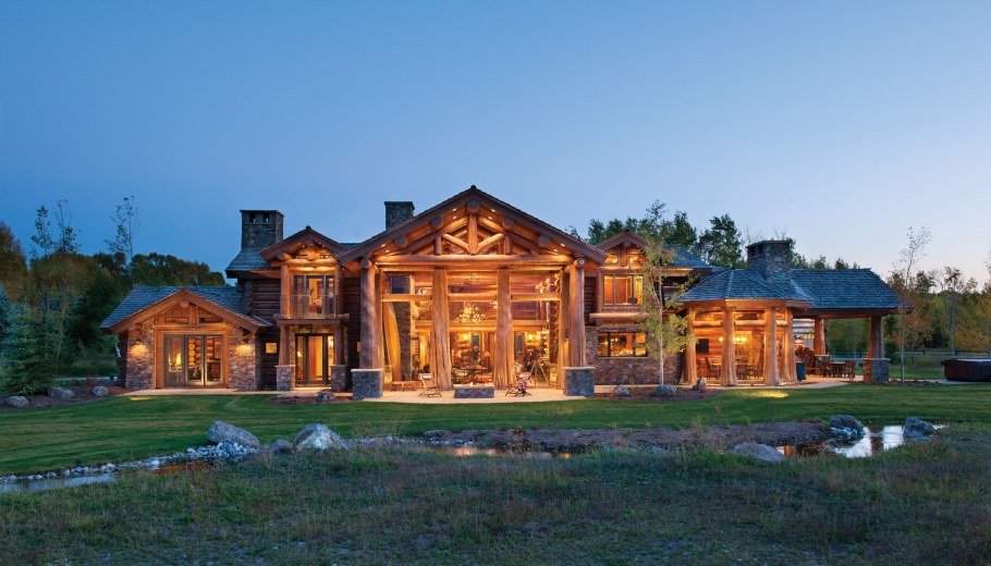 Дом из большого бревна