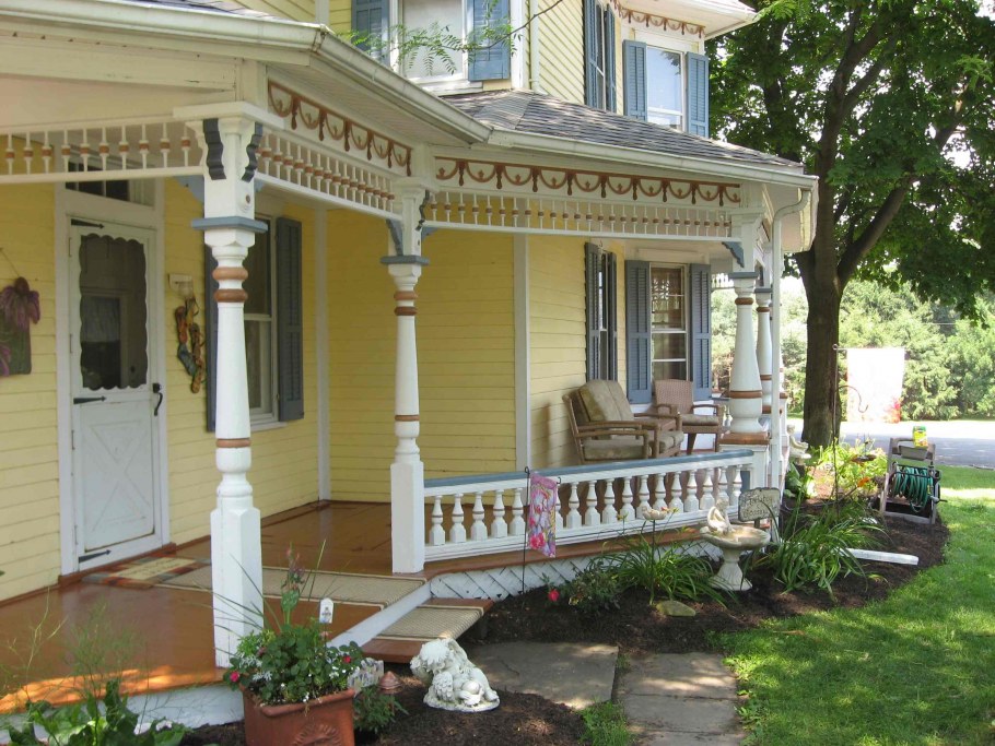 Крыльцо усадьбы