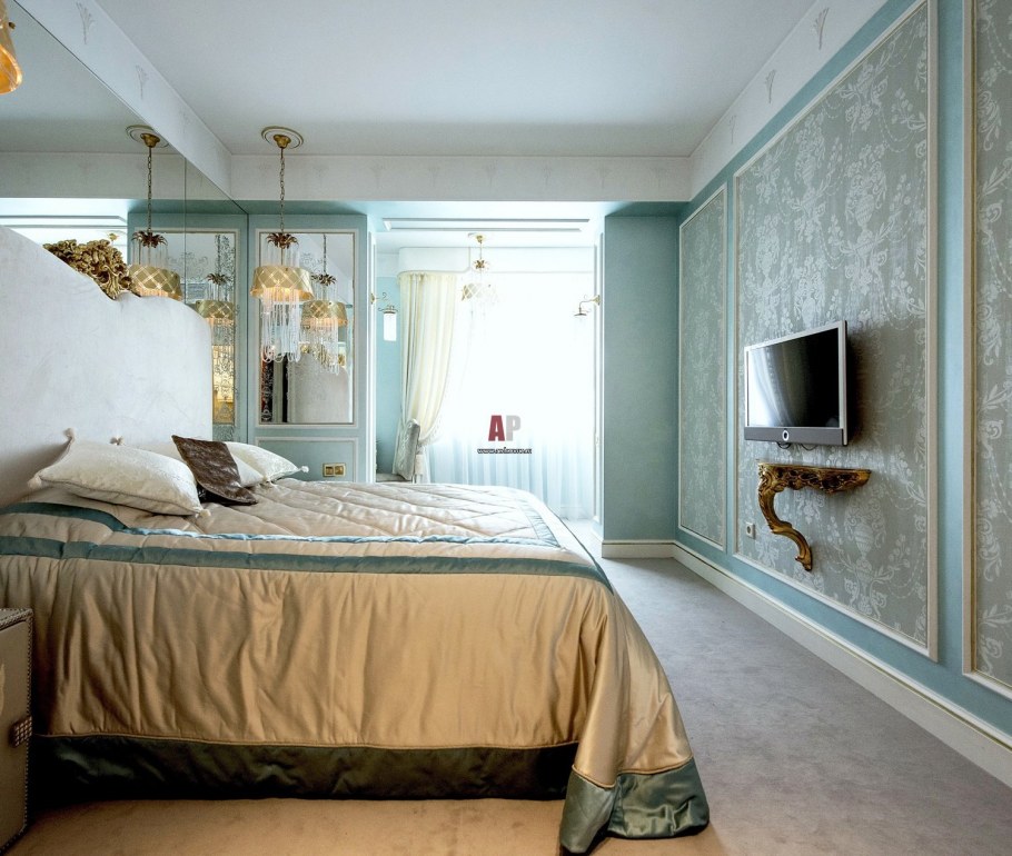 Молдинги в спальне