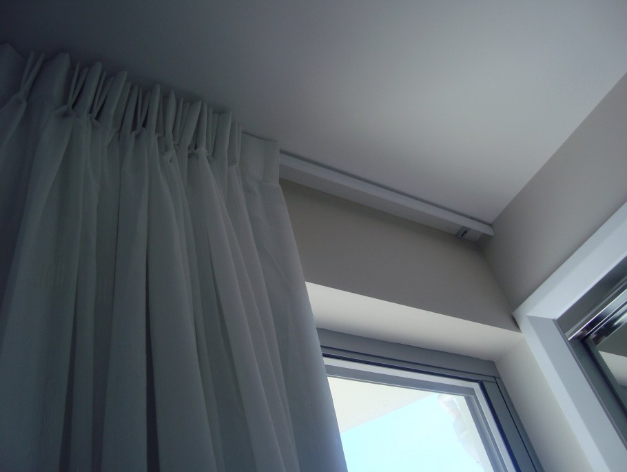 Подвесные карнизы для штор