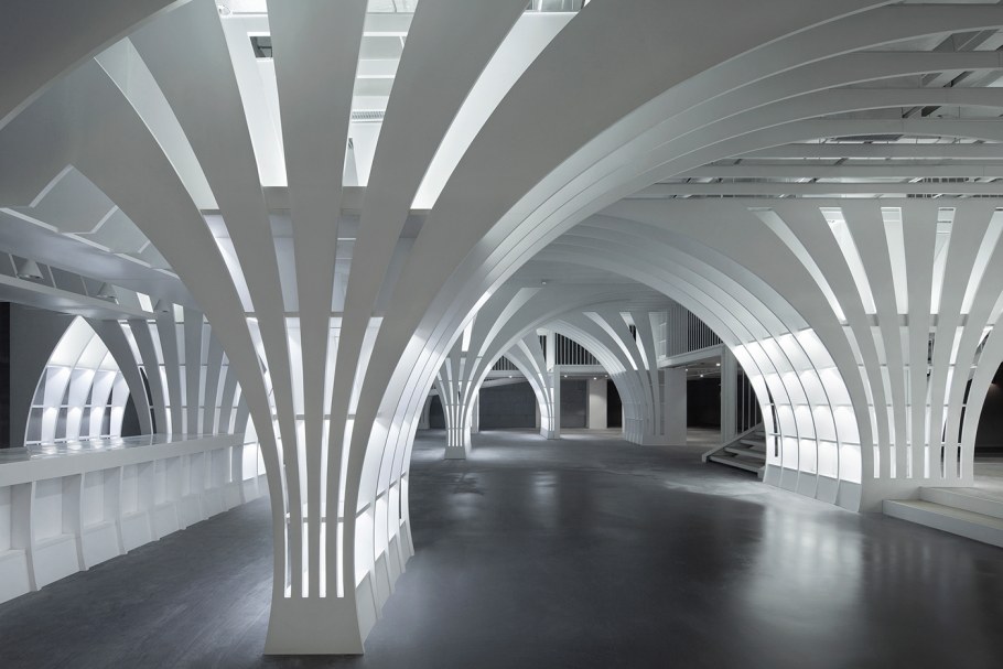 Необычные колонны архитектура