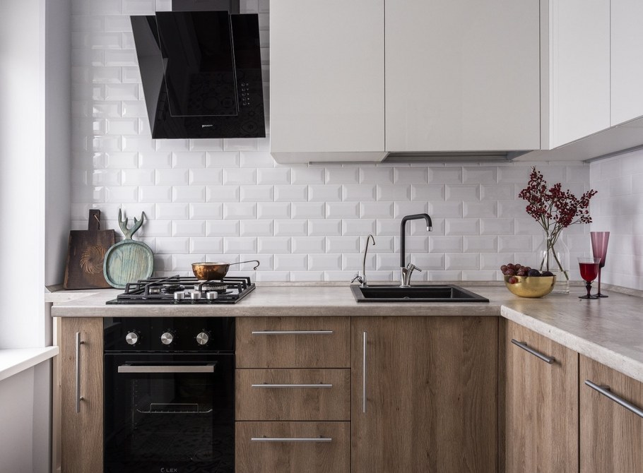 Кабанчик плитка на кухне белая