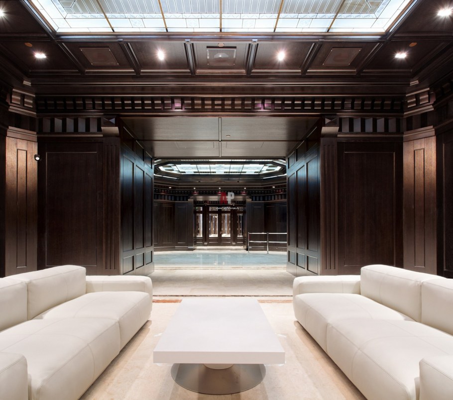 Классика в современном интерьере общественных помещений