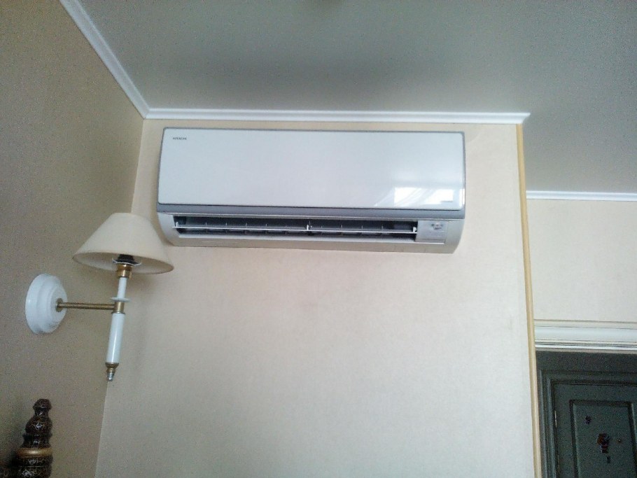 Сплит система на стене
