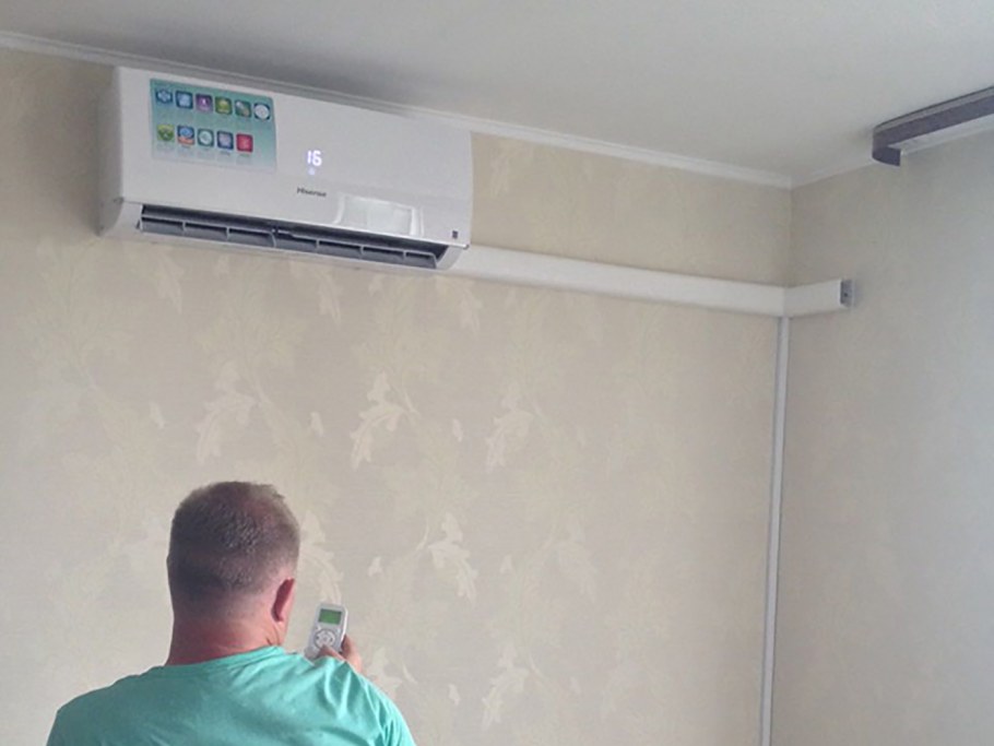 Внутренний блок кондиционера с кабель каналом