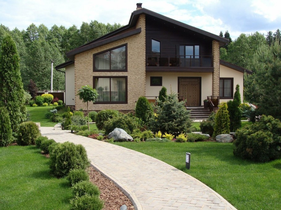 Красивый дом с участком