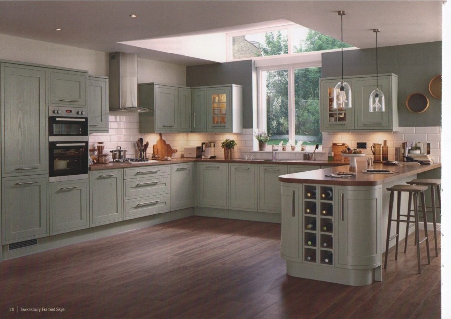 Кухня в доме из клееного бруса в стиле Кантри