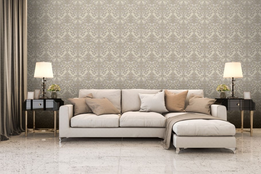 Обои с вензелями в интерьере прихожей