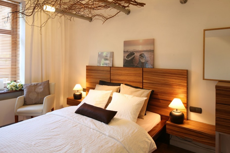 Уютная спальня в теплых тонах