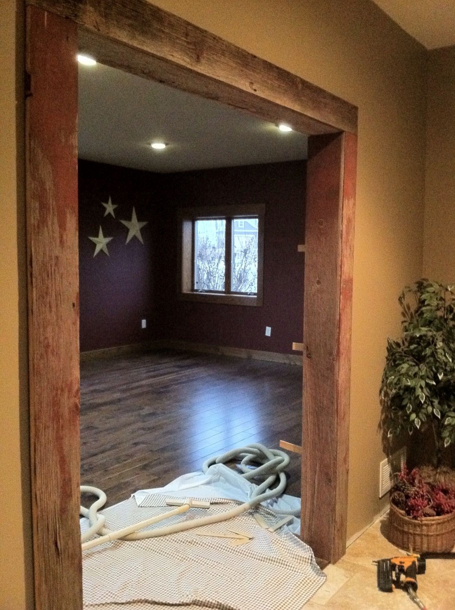 Обшить проем деревом