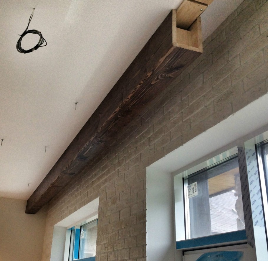 Декоративная балка на потолок