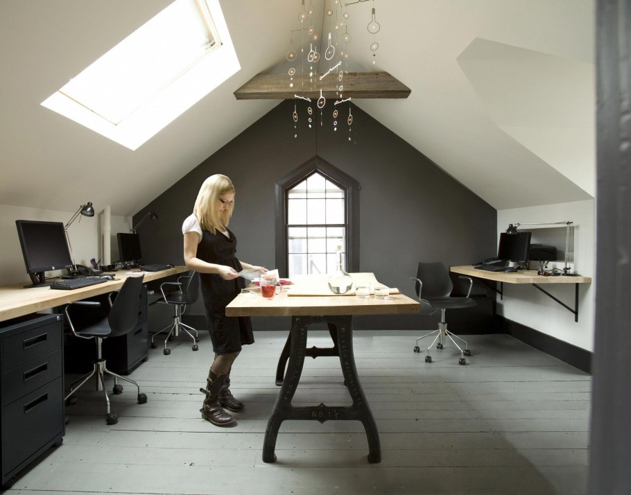 Маленький кабинет на мансарде