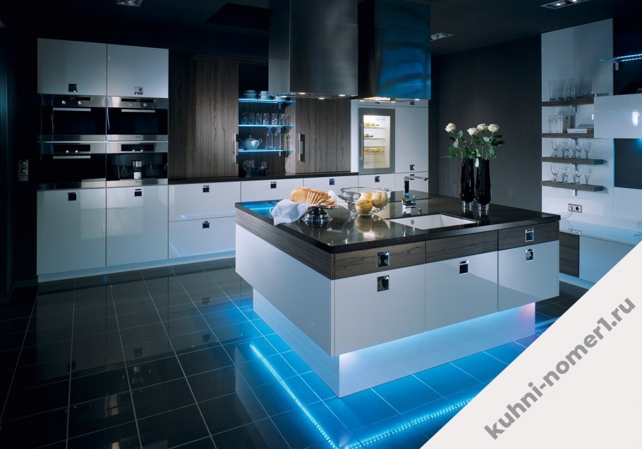 Кухонный остров с подсветкой