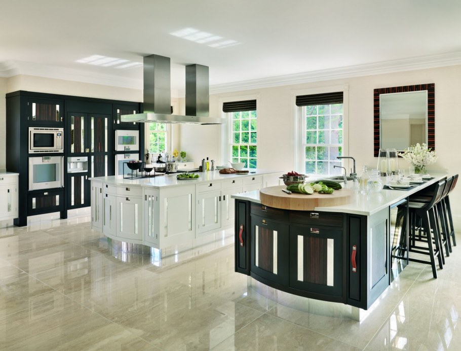 Интерьер большой кухни