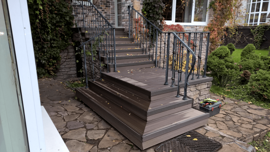 Ступени для крыльца из террасной доски