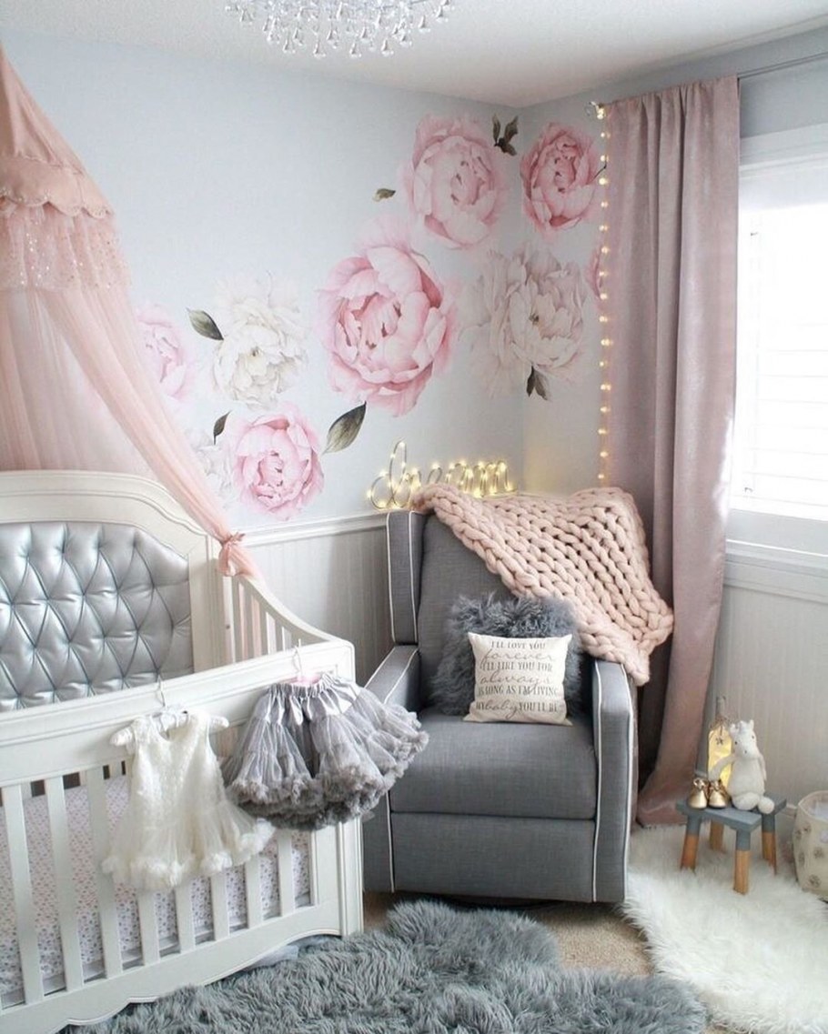 Розовая стена