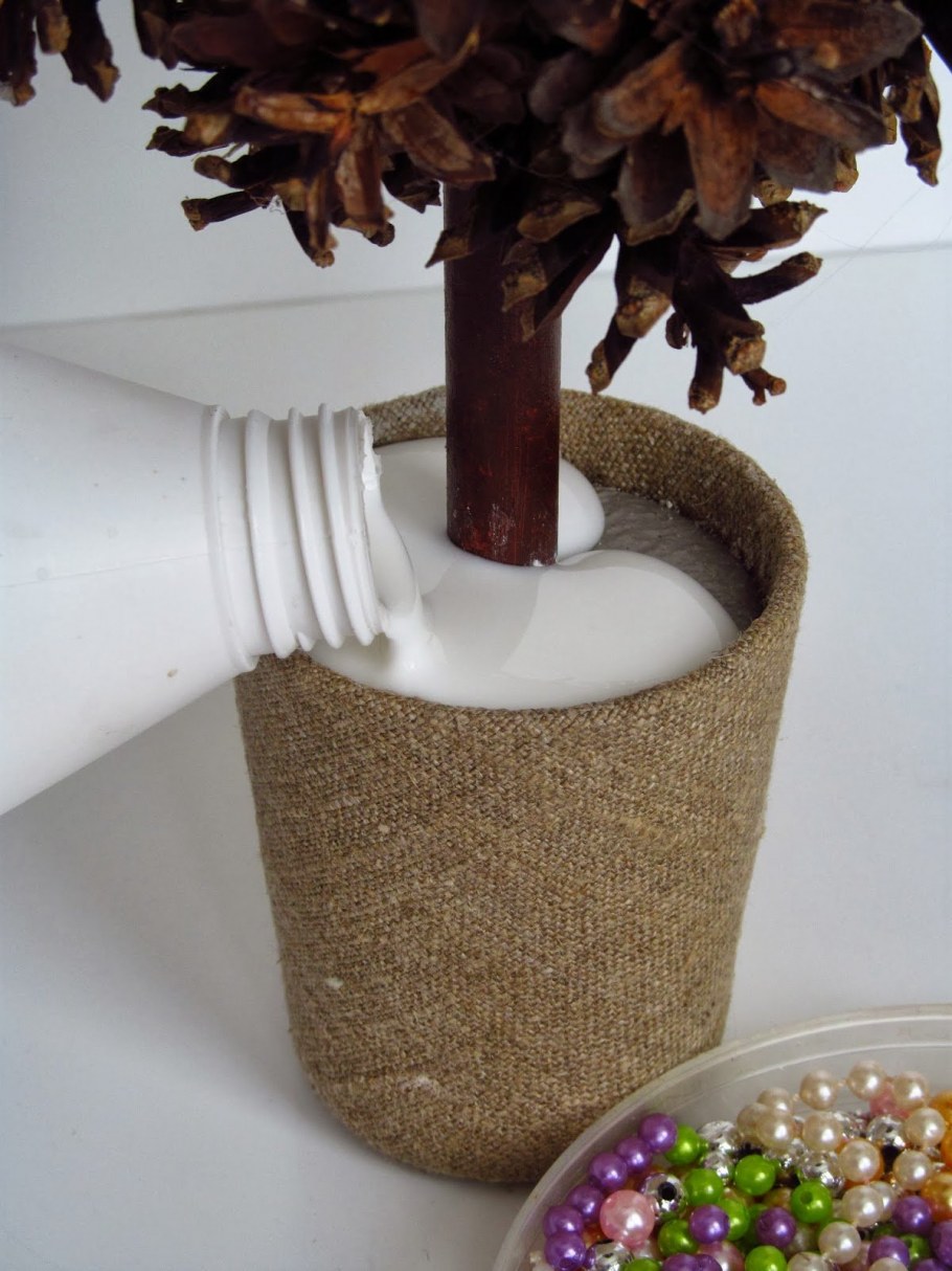 Ваза из шишек