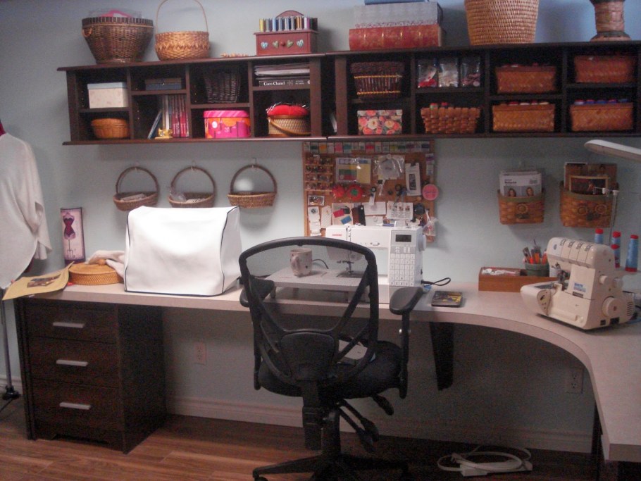 Обустраиваю уголок для шитья